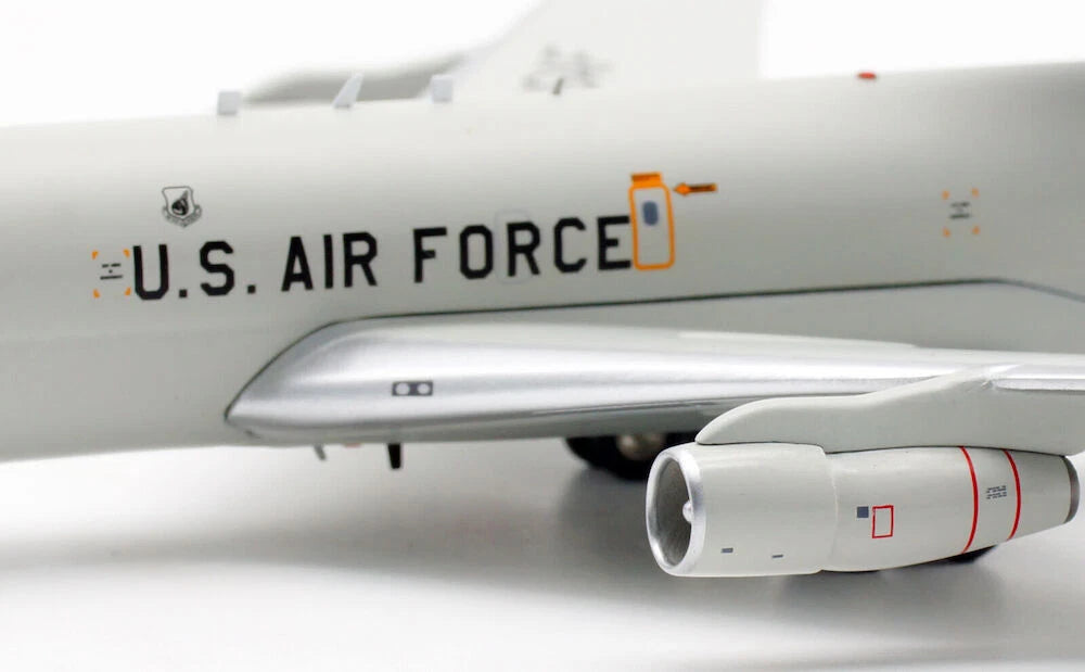 INFLIGHT 200 BOEING E-3B SENTRY (707-300) USAAF REG: 75-0560