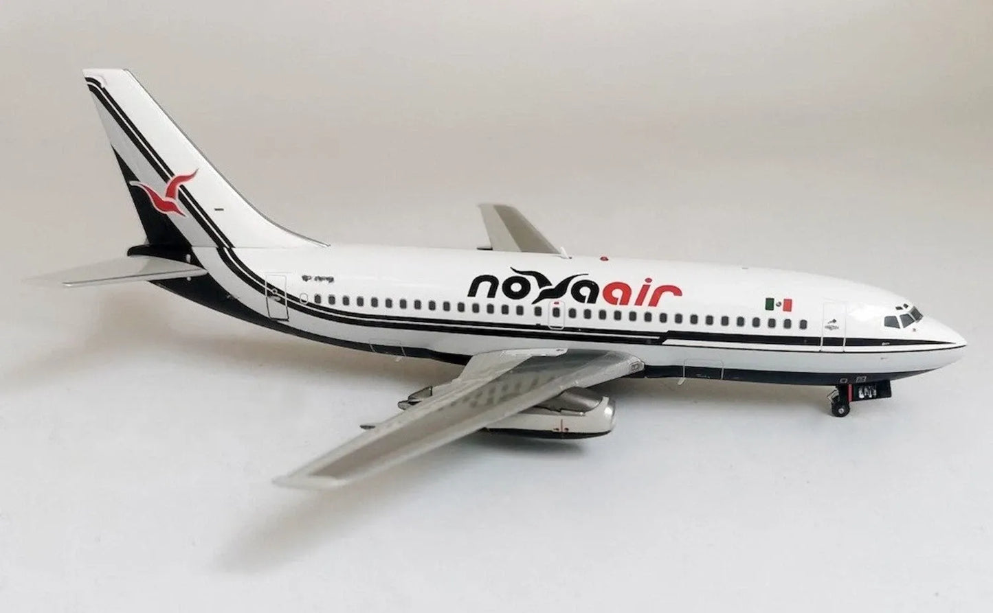 EL AVIADOR MODELS B737-200 NOVA AIR REG: XA-OCI