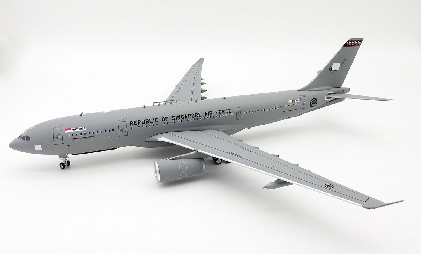 INFLIGHT 200 SINGAPORE AIR FORCE A330-200 REG: EC-333