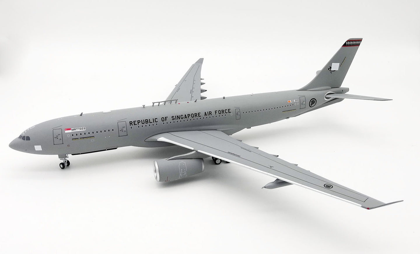 INFLIGHT 200 SINGAPORE AIR FORCE A330-200 REG: EC-333