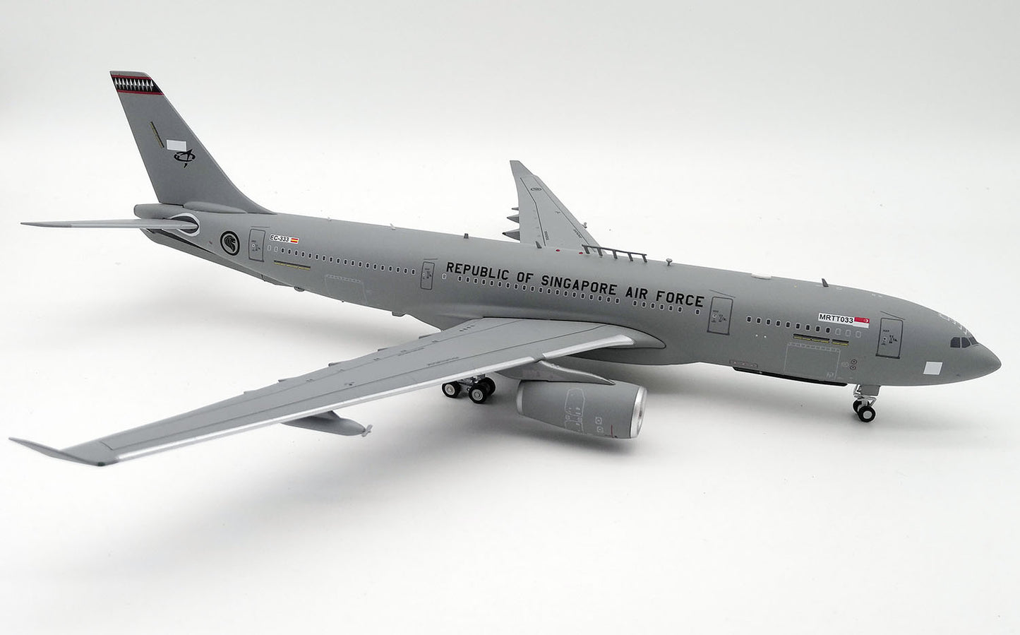 INFLIGHT 200 SINGAPORE AIR FORCE A330-200 REG: EC-333