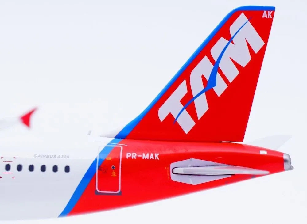 RETRO MODELS A320-232 TAM REG: PR-MAK