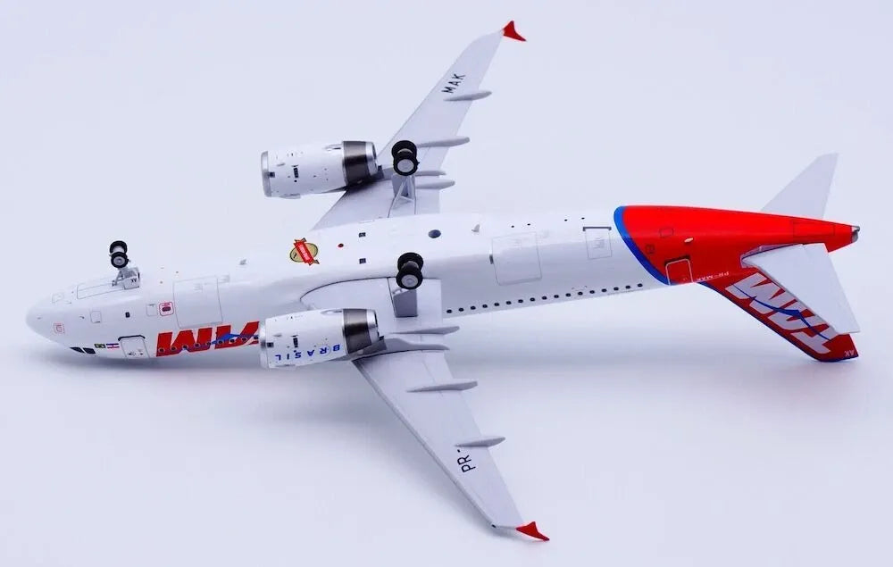 RETRO MODELS A320-232 TAM REG: PR-MAK