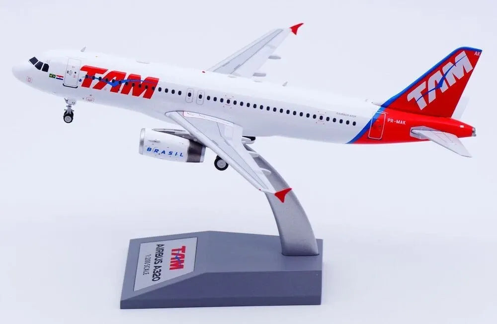 RETRO MODELS A320-232 TAM REG: PR-MAK