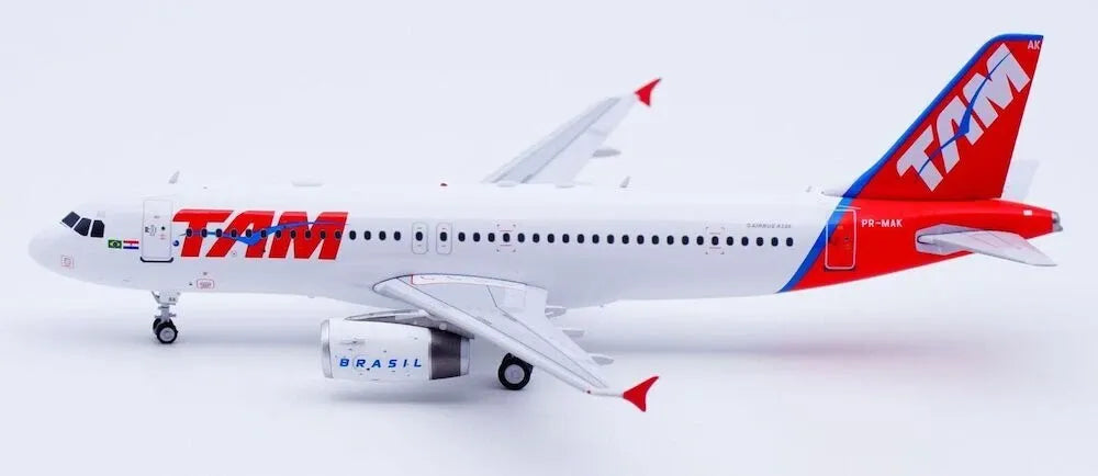RETRO MODELS A320-232 TAM REG: PR-MAK