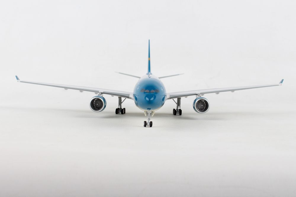 INFLIGHT 200 A330-200 VIETNAM AIRLINES REG: VN-A376