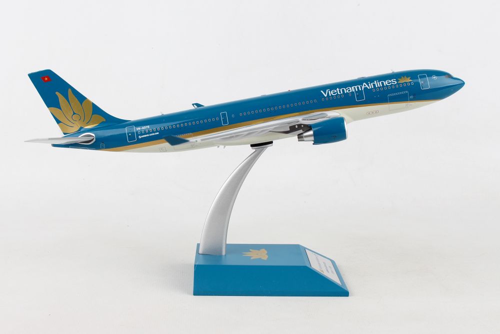 INFLIGHT 200 A330-200 VIETNAM AIRLINES REG: VN-A376
