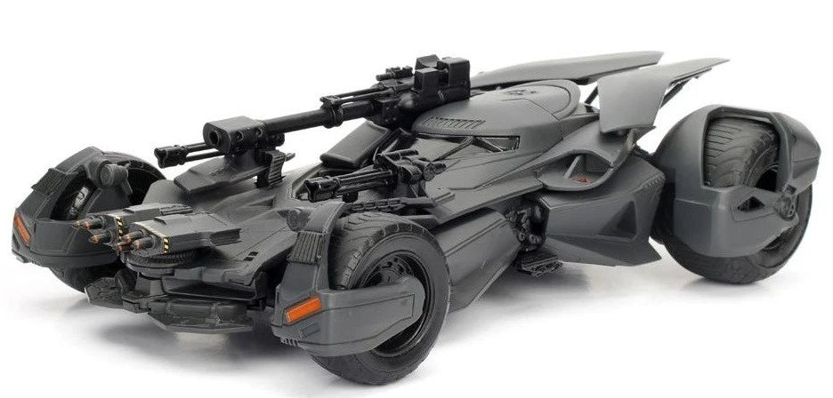 JADA JUSTICE LEAGUE BATMOBILE + BATMAN FIGURE