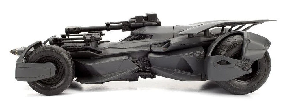 JADA JUSTICE LEAGUE BATMOBILE + BATMAN FIGURE