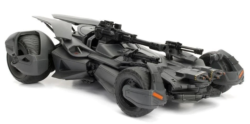 JADA JUSTICE LEAGUE BATMOBILE + BATMAN FIGURE