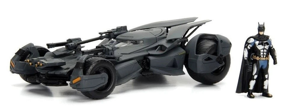 JADA JUSTICE LEAGUE BATMOBILE + BATMAN FIGURE