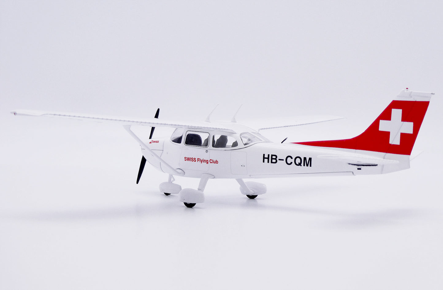 JC WINGS CESSNA 172N SKYHAWK SWISS FLYING CLUB REG: HB-CQM