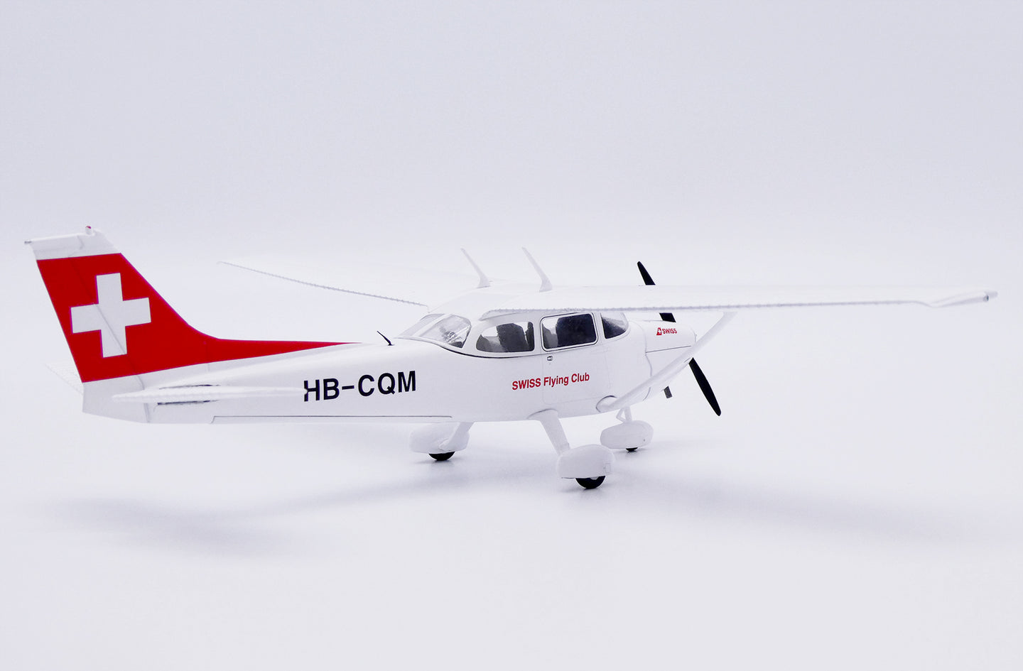 JC WINGS CESSNA 172N SKYHAWK SWISS FLYING CLUB REG: HB-CQM