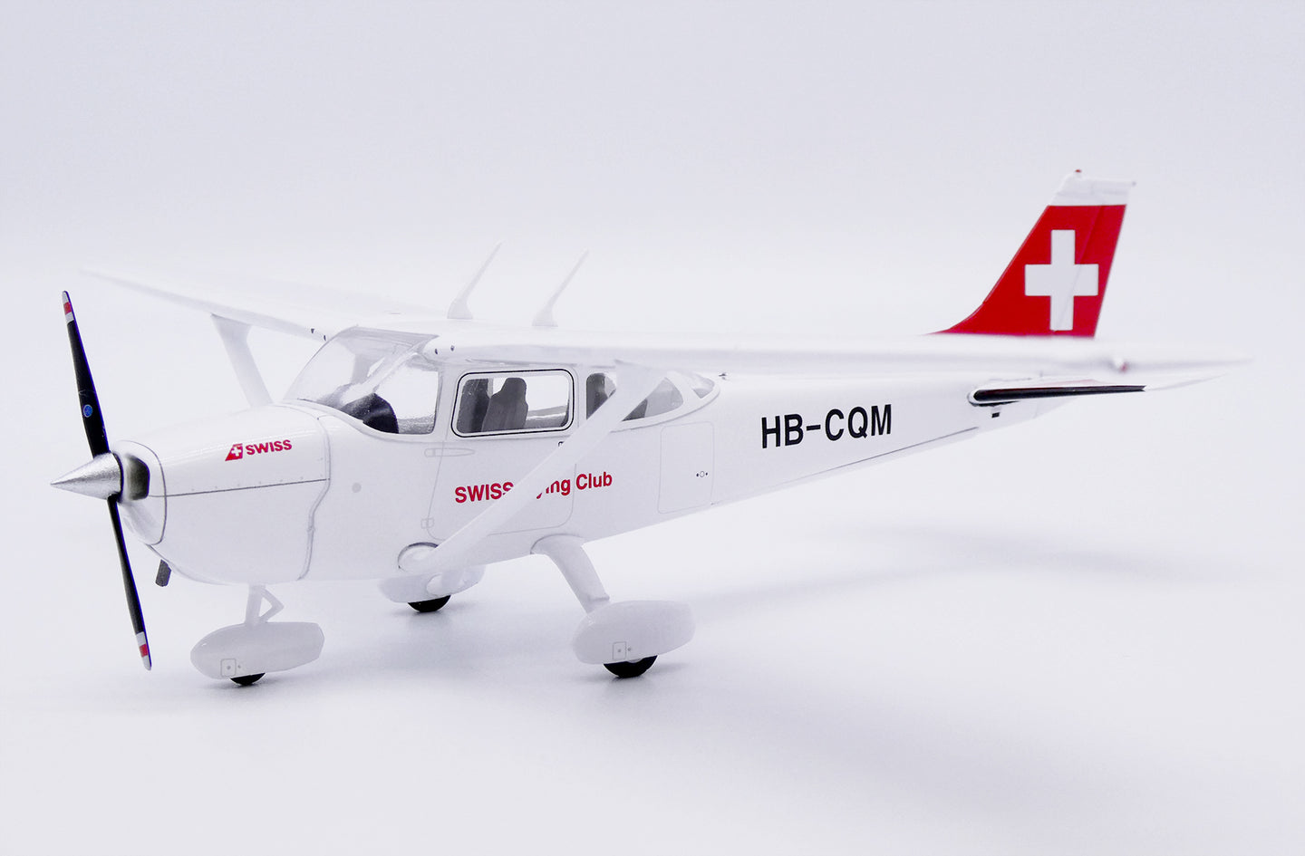 JC WINGS CESSNA 172N SKYHAWK SWISS FLYING CLUB REG: HB-CQM