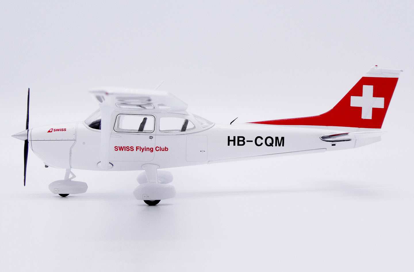 JC WINGS CESSNA 172N SKYHAWK SWISS FLYING CLUB REG: HB-CQM