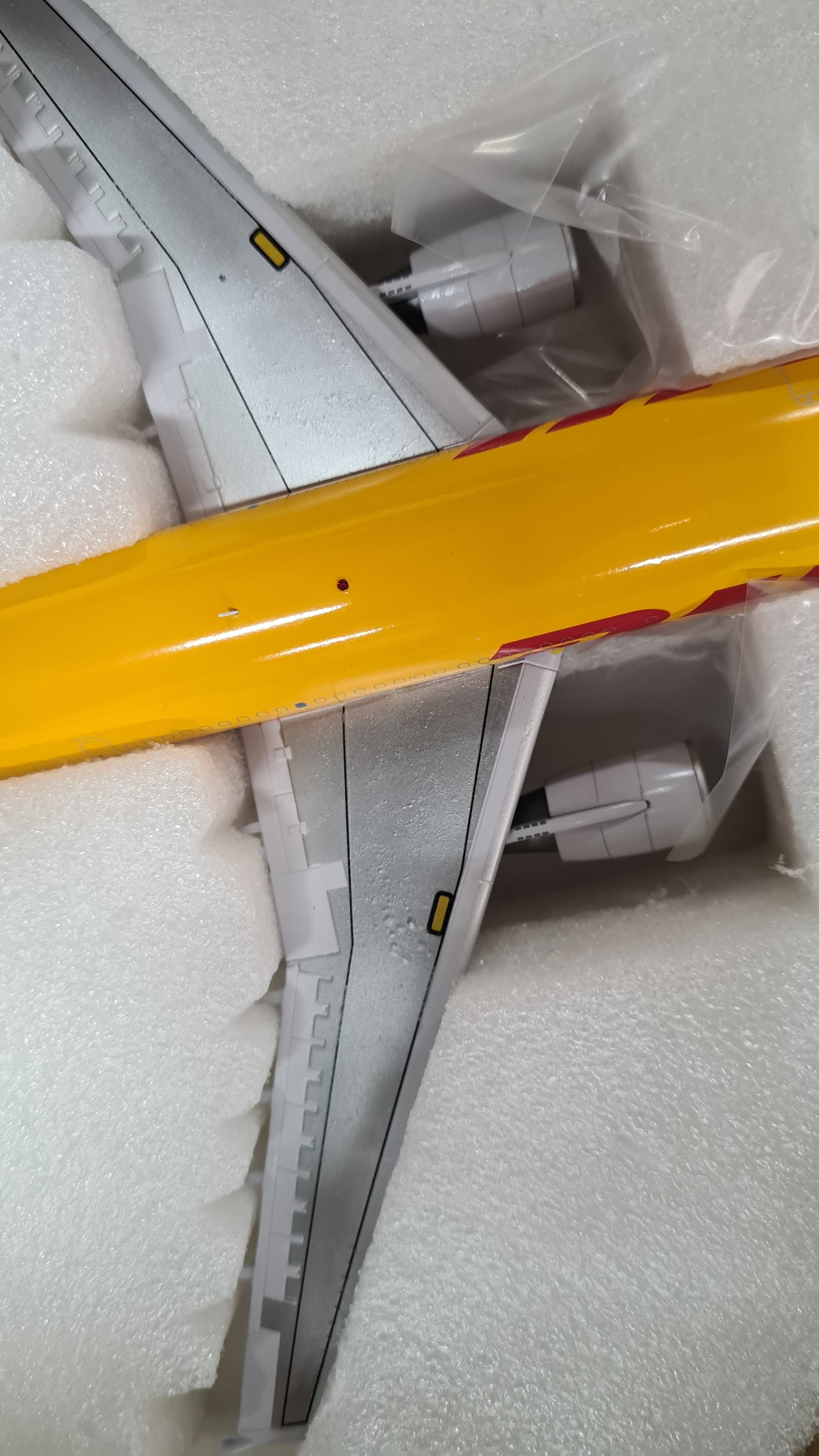 JC WINGS  A300-600R(F) DHL REG: D-AEAE