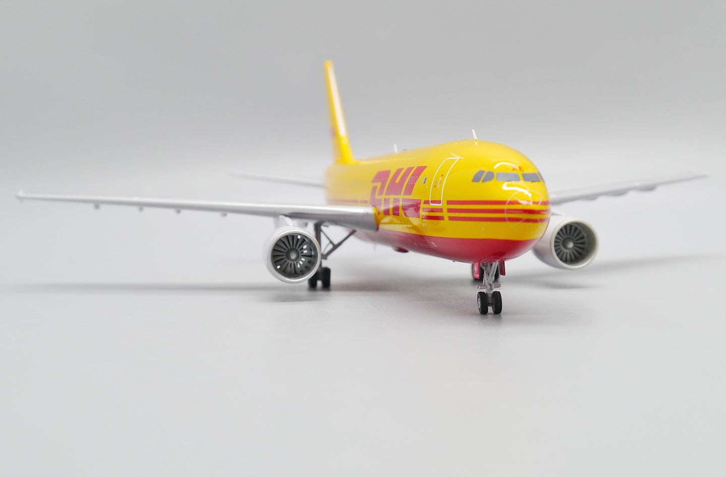 JC WINGS  A300-600R(F) DHL REG: D-AEAE