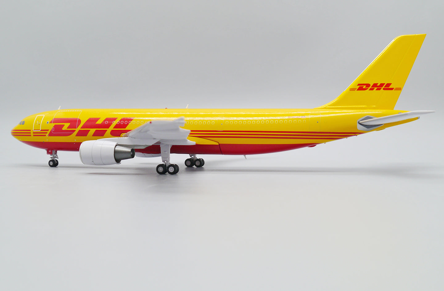 JC WINGS  A300-600R(F) DHL REG: D-AEAE