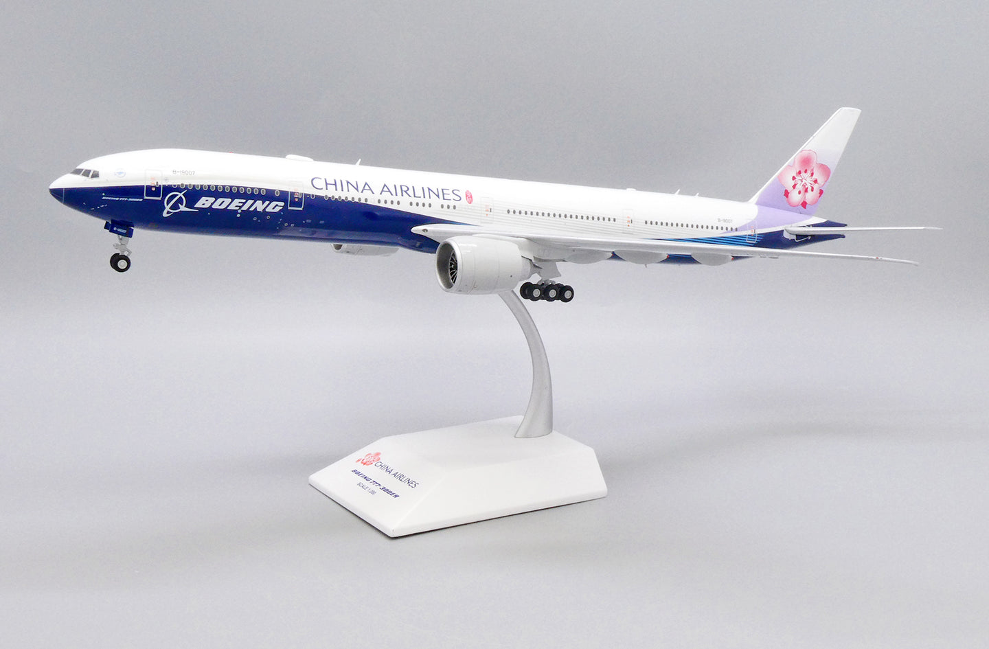 JCWINGS B777-300ER DREAMLINER CHINA AIRLINES REG: B-18007