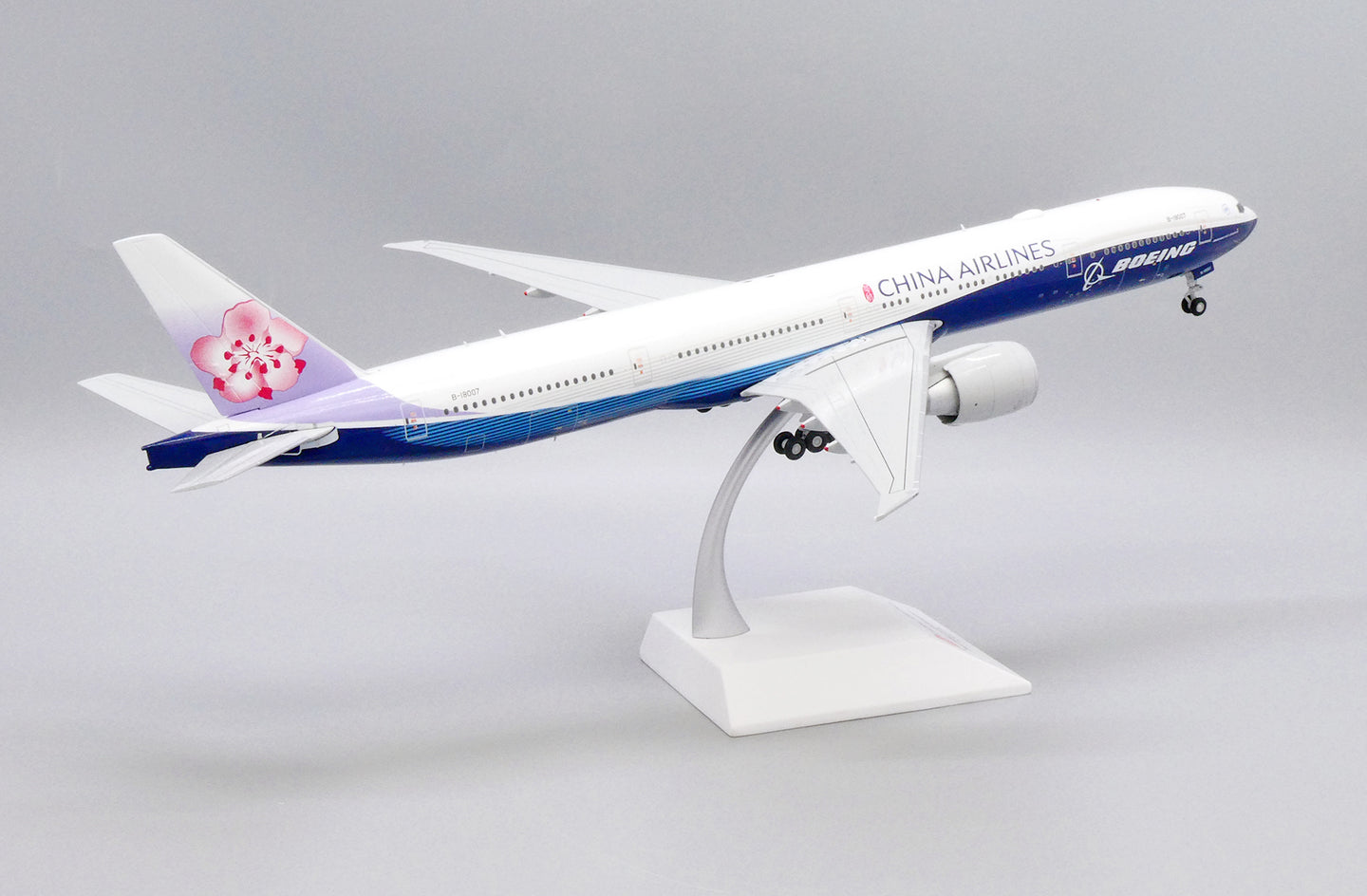 JCWINGS B777-300ER DREAMLINER CHINA AIRLINES REG: B-18007
