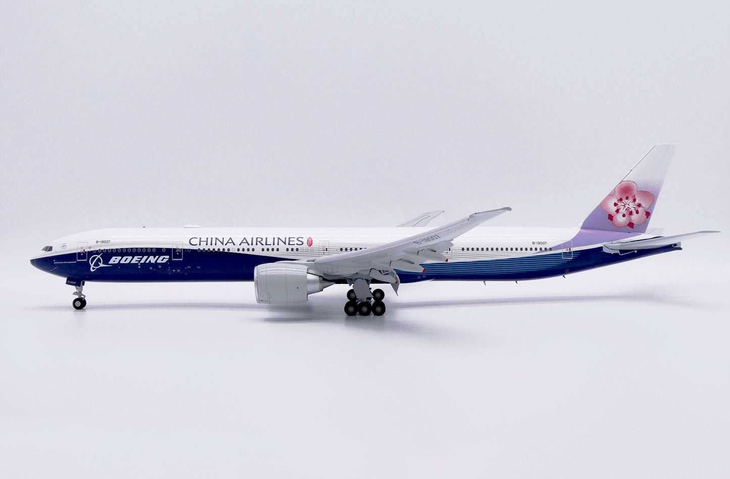 JCWINGS B777-300ER DREAMLINER CHINA AIRLINES (FLAPS DOWN) REG: B-18007