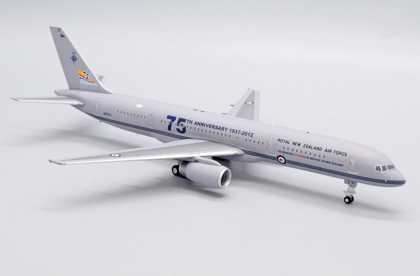 JC WINGS B757-200 ROYAL NEW ZEALAND AIR FORCE "75TH ANNIVERSARY" REG: NZ7571
