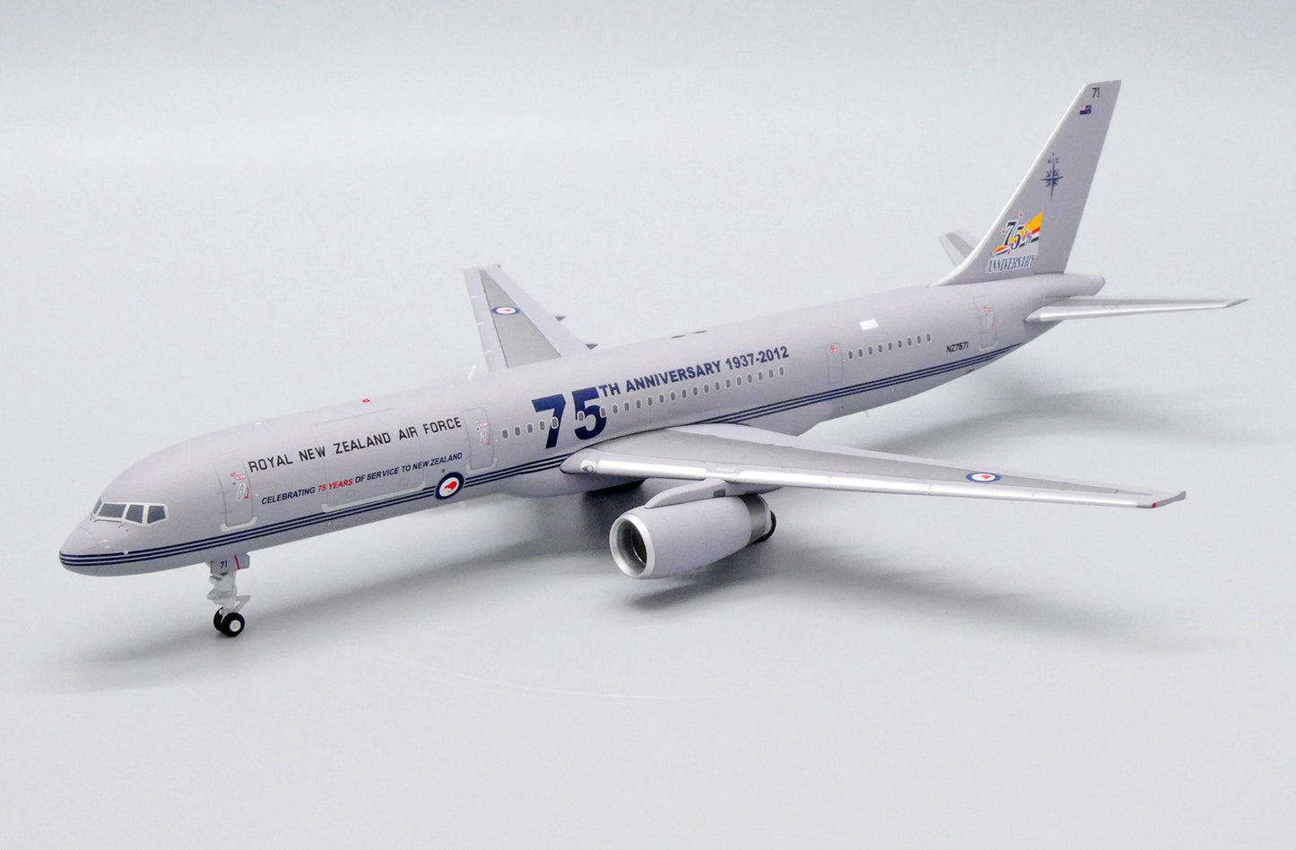 JC WINGS B757-200 ROYAL NEW ZEALAND AIR FORCE "75TH ANNIVERSARY" REG: NZ7571