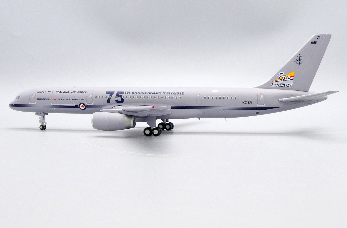 JC WINGS B757-200 ROYAL NEW ZEALAND AIR FORCE "75TH ANNIVERSARY" REG: NZ7571
