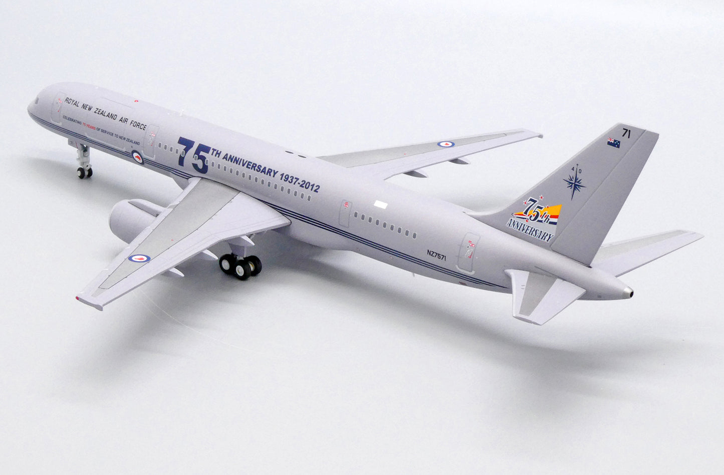 JC WINGS B757-200 ROYAL NEW ZEALAND AIR FORCE "75TH ANNIVERSARY" REG: NZ7571