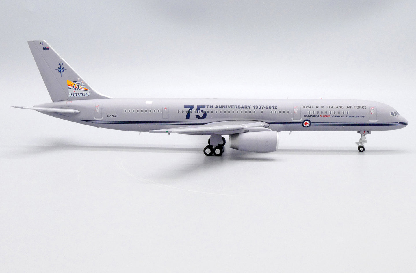 JC WINGS B757-200 ROYAL NEW ZEALAND AIR FORCE "75TH ANNIVERSARY" REG: NZ7571