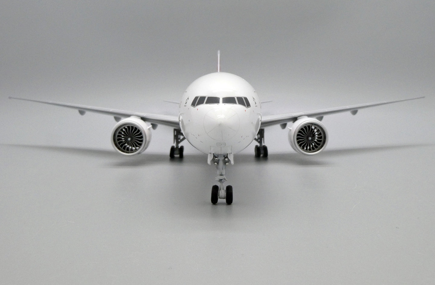 JC WINGS B777-300ER SWISS "FACES OF SWISS" REG: HB-JNA