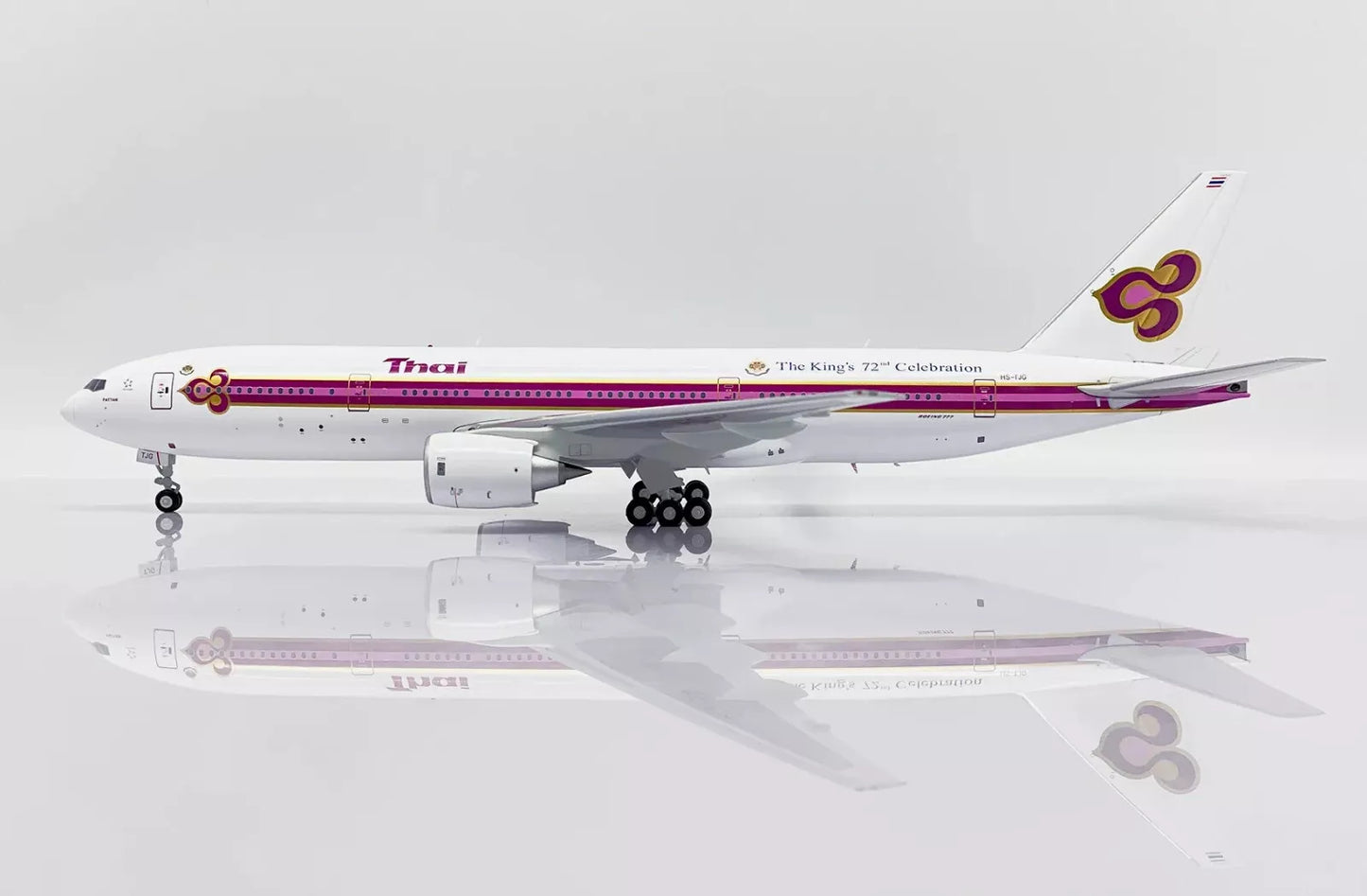 JC WINGS B777-200 THAI AIRWAYS THE KINGS 72ND CELEBRATION REG: HS-TJG