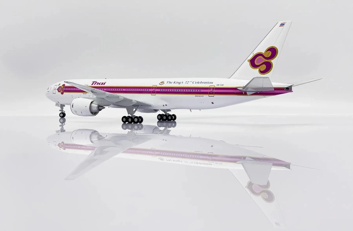 JC WINGS B777-200 THAI AIRWAYS THE KINGS 72ND CELEBRATION REG: HS-TJG