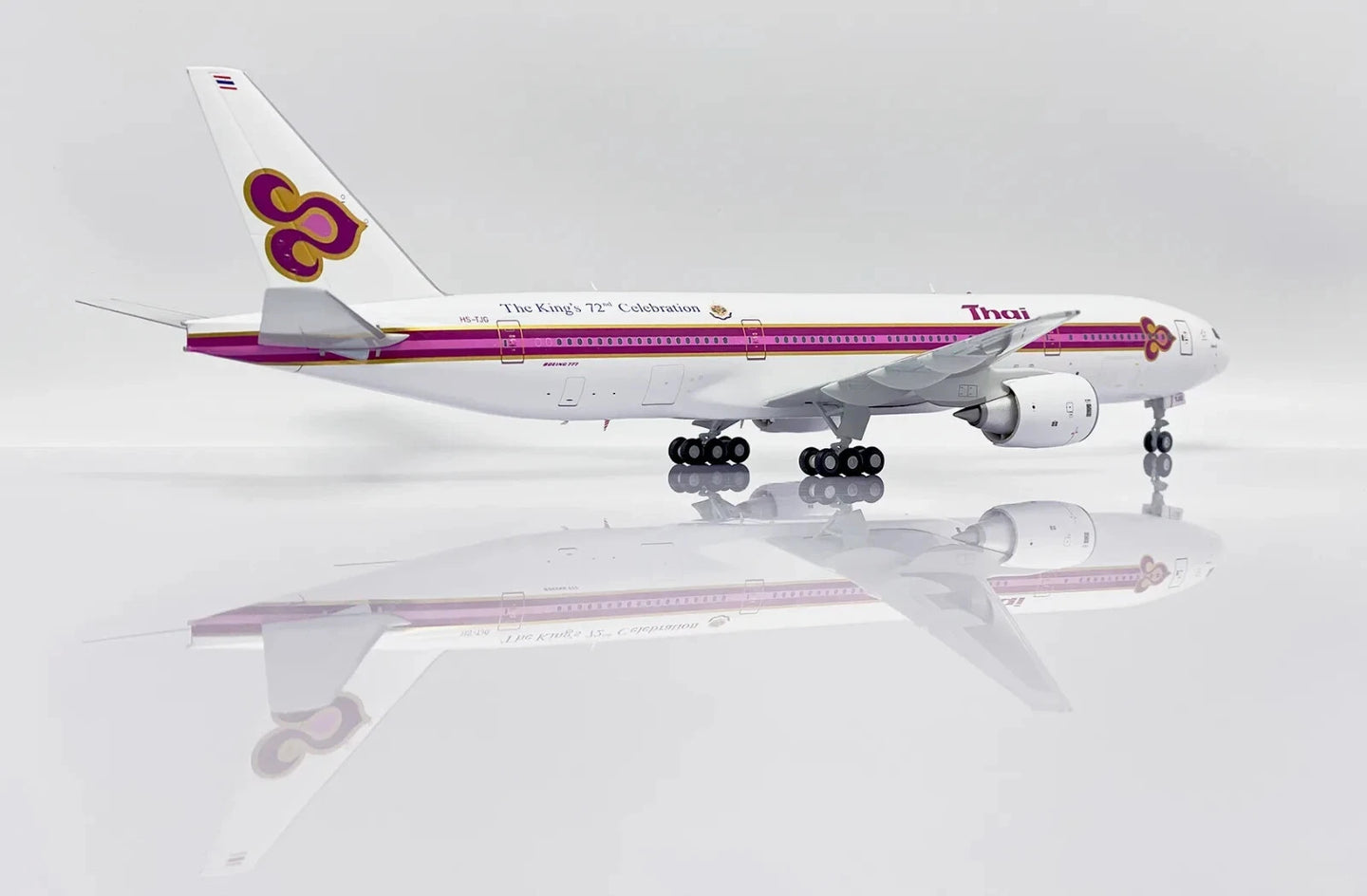 JC WINGS B777-200 THAI AIRWAYS THE KINGS 72ND CELEBRATION REG: HS-TJG