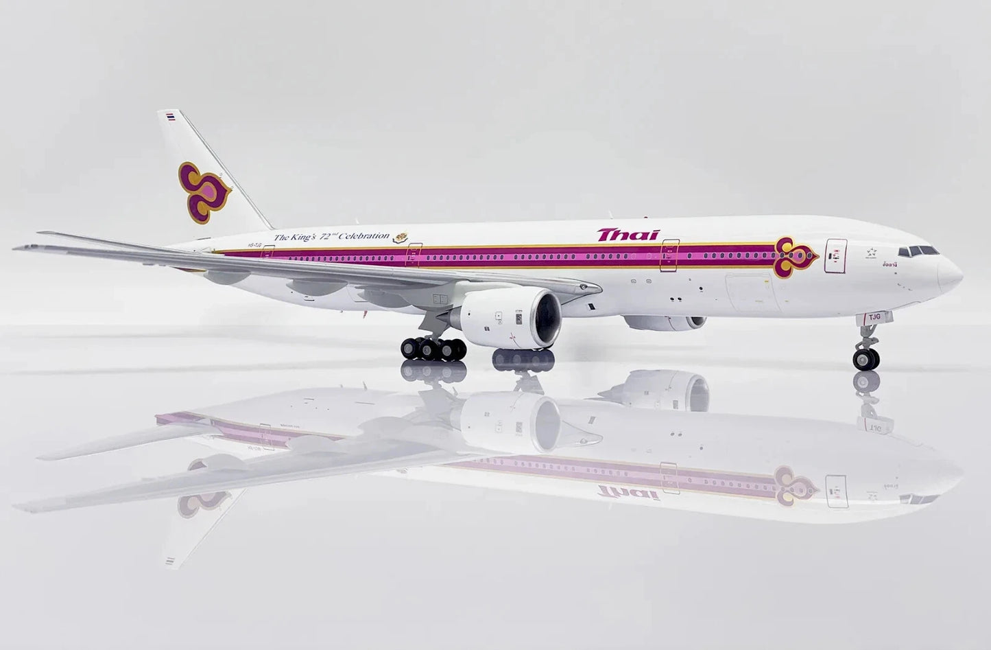 JC WINGS B777-200 THAI AIRWAYS THE KINGS 72ND CELEBRATION REG: HS-TJG