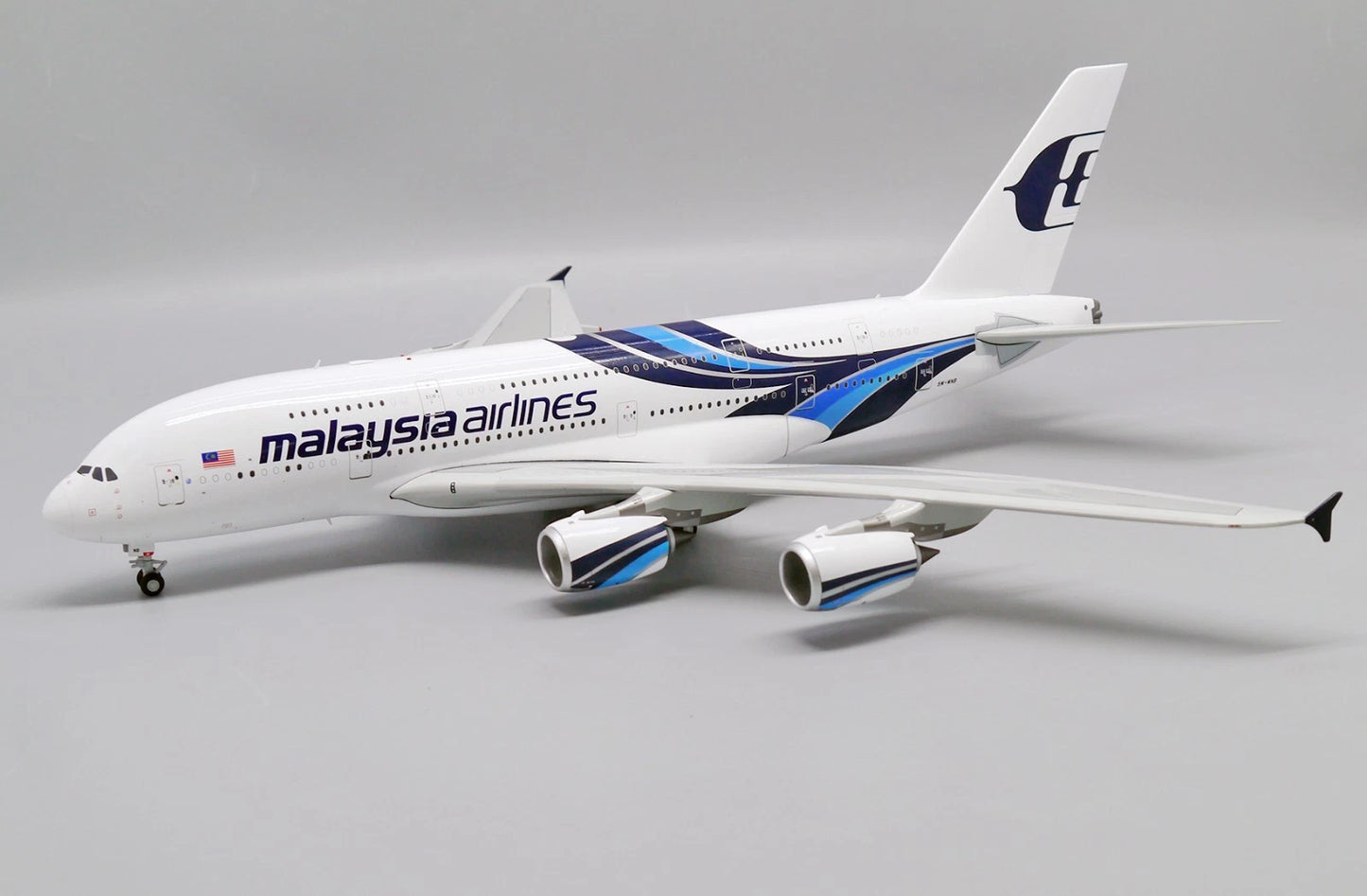 JC WINGS A380 MALAYSIA AIRLINES REG: 9M-MNB