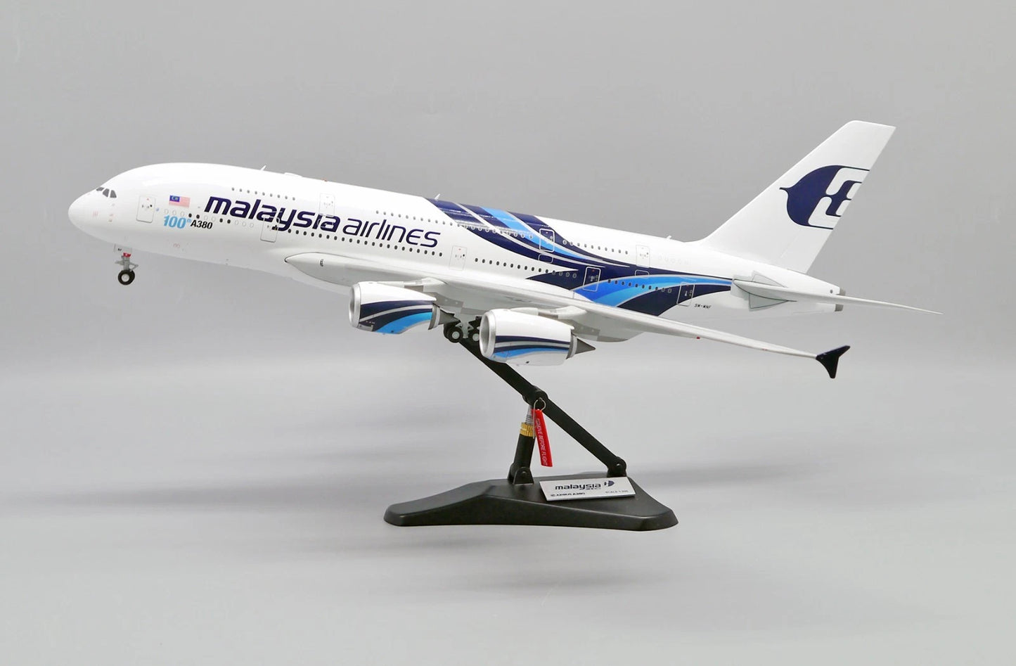 JC WINGS A380 MALAYSIA AIRLINES "100TH A380" REG: 9M-MNF
