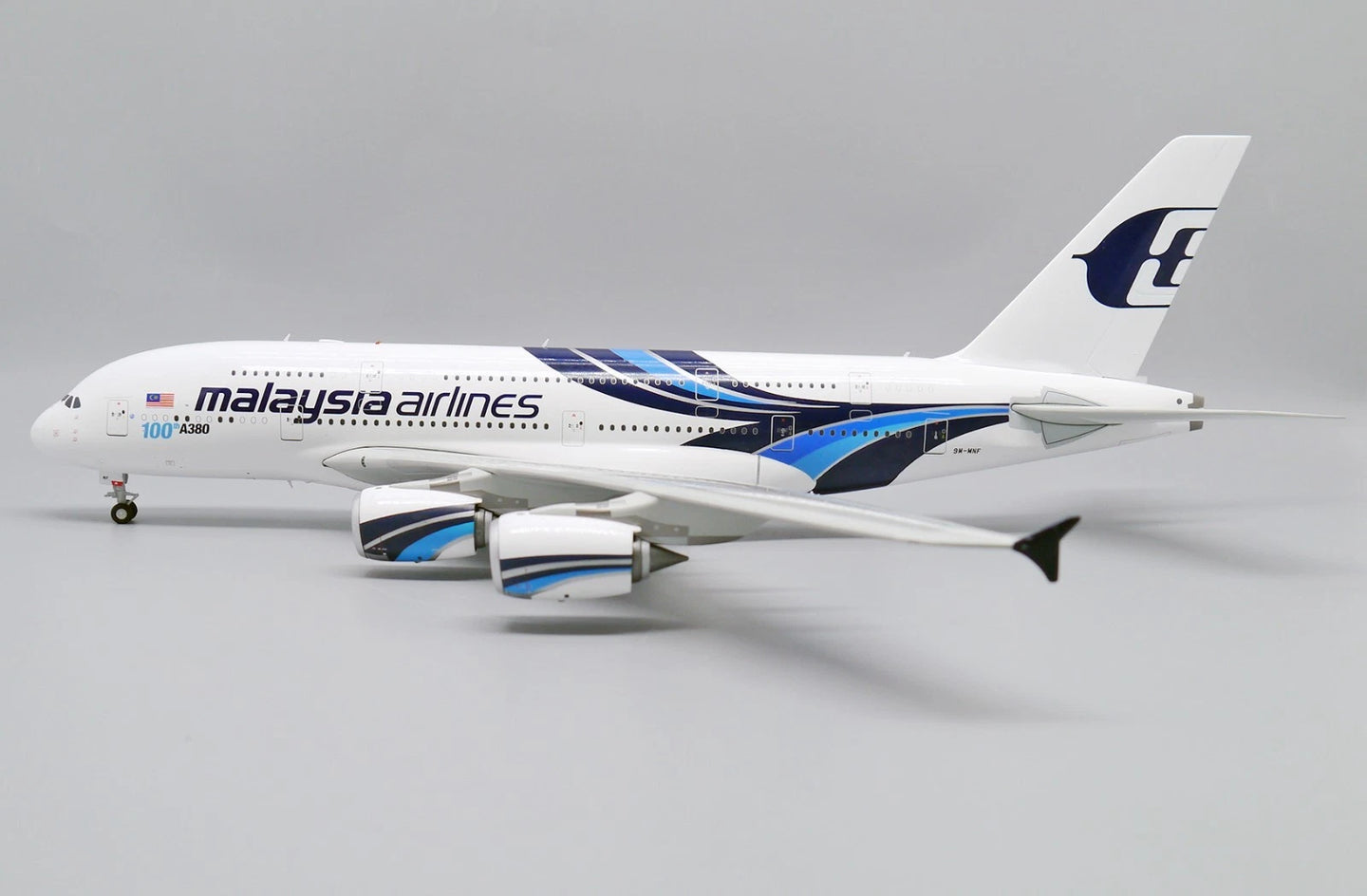 JC WINGS A380 MALAYSIA AIRLINES "100TH A380" REG: 9M-MNF