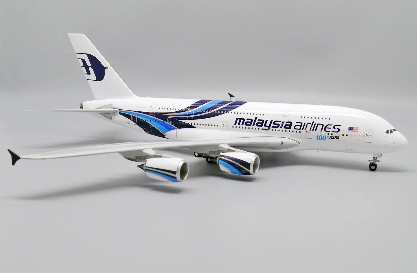 JC WINGS A380 MALAYSIA AIRLINES "100TH A380" REG: 9M-MNF