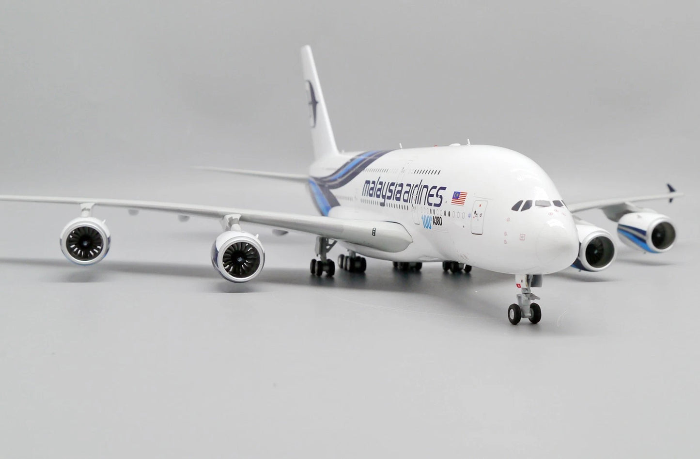 JC WINGS A380 MALAYSIA AIRLINES "100TH A380" REG: 9M-MNF