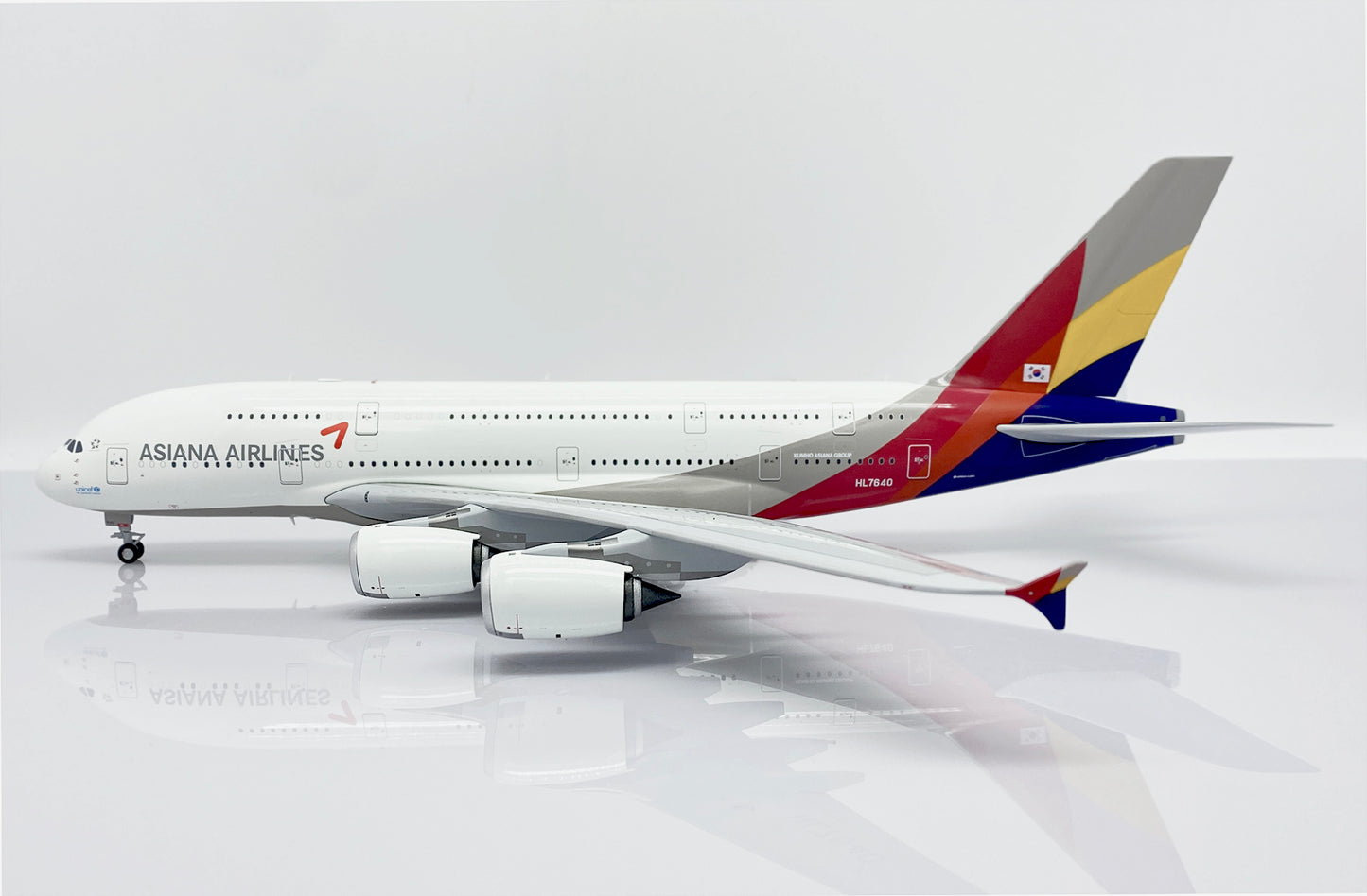 JC WINGS A380 ASIANA AIRLINES REG: HL7640