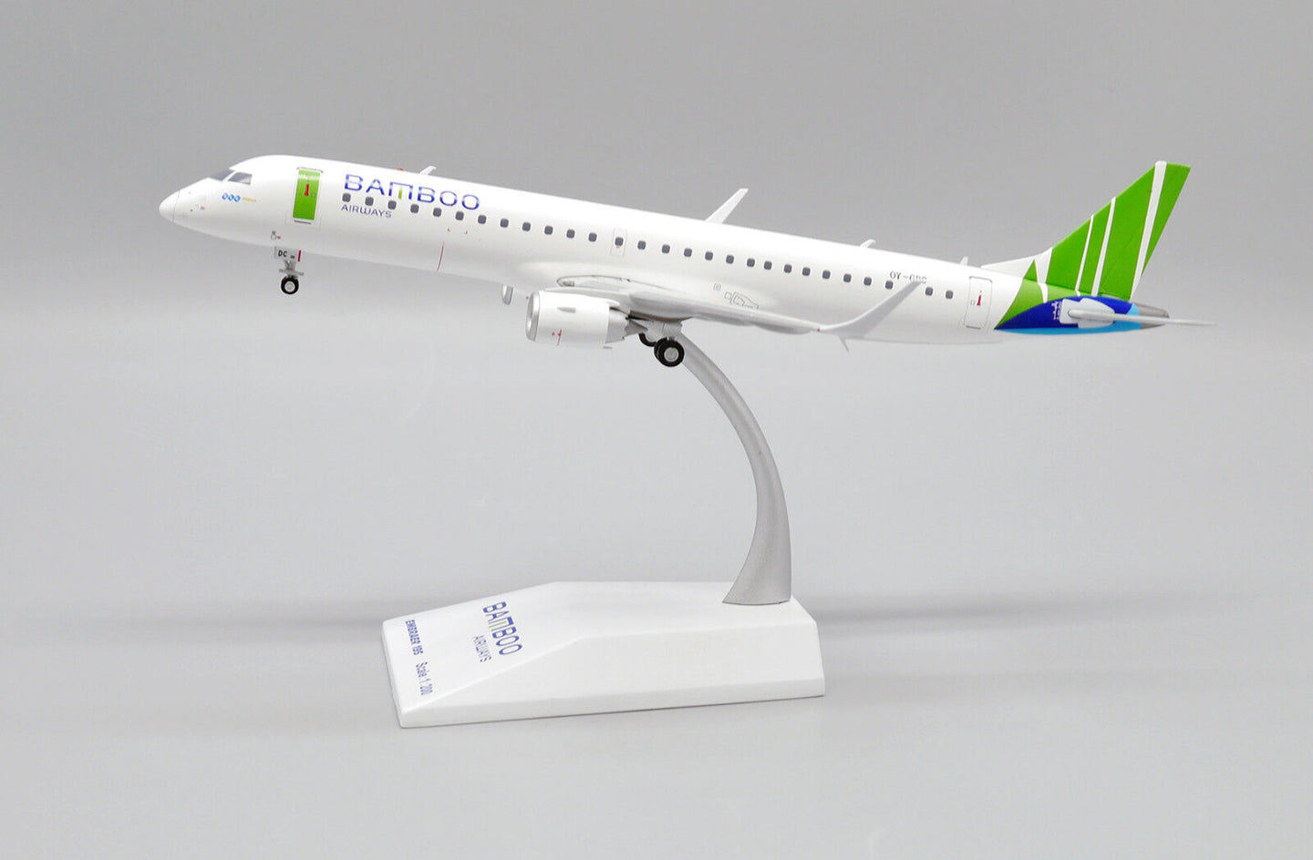 JC WINGS E190-200LR BAMBOO AIRWAYS REG: OY-GDC