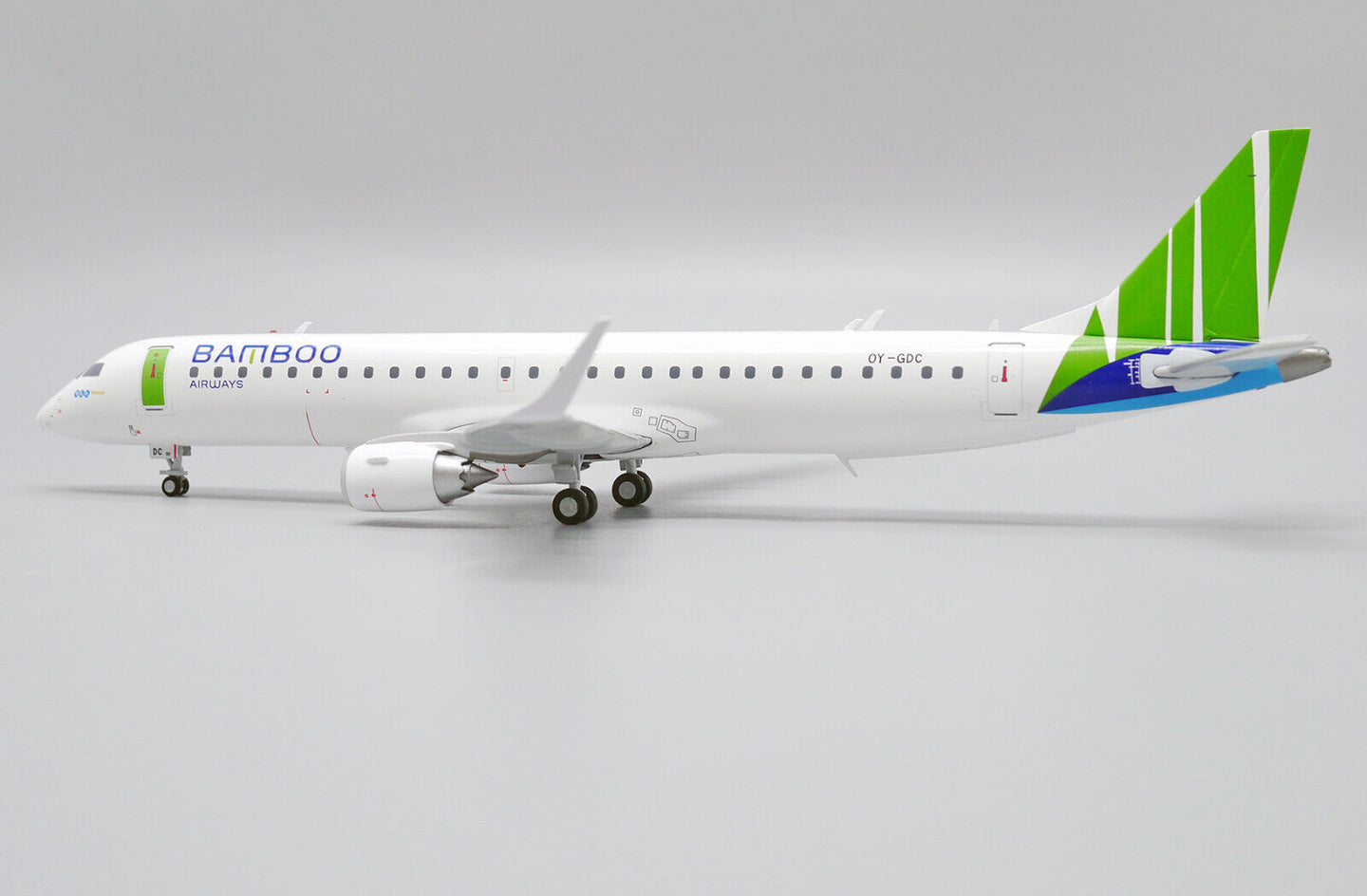 JC WINGS E190-200LR BAMBOO AIRWAYS REG: OY-GDC