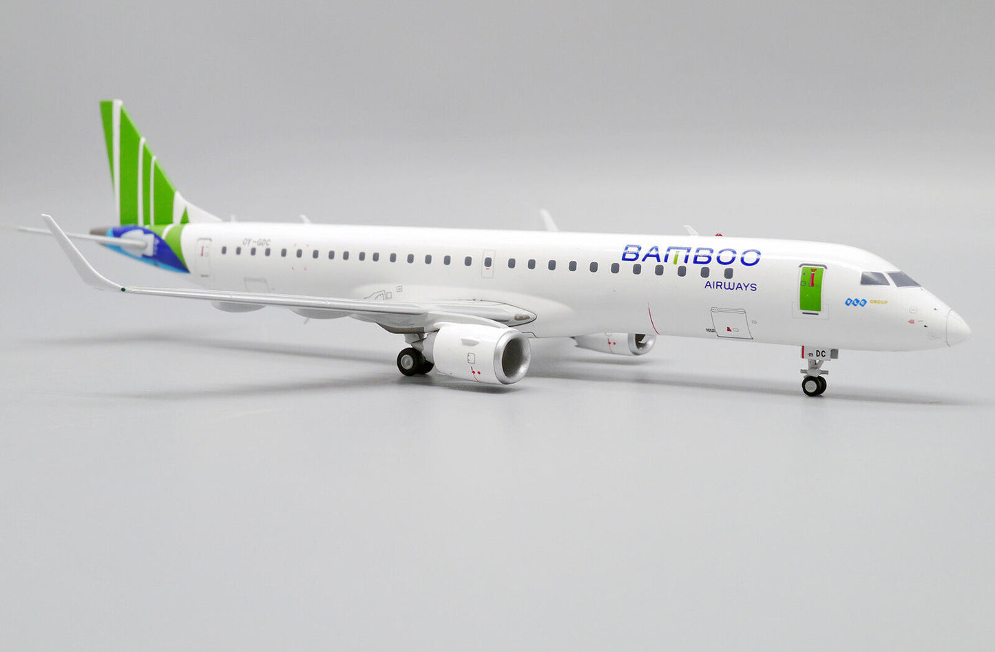 JC WINGS E190-200LR BAMBOO AIRWAYS REG: OY-GDC