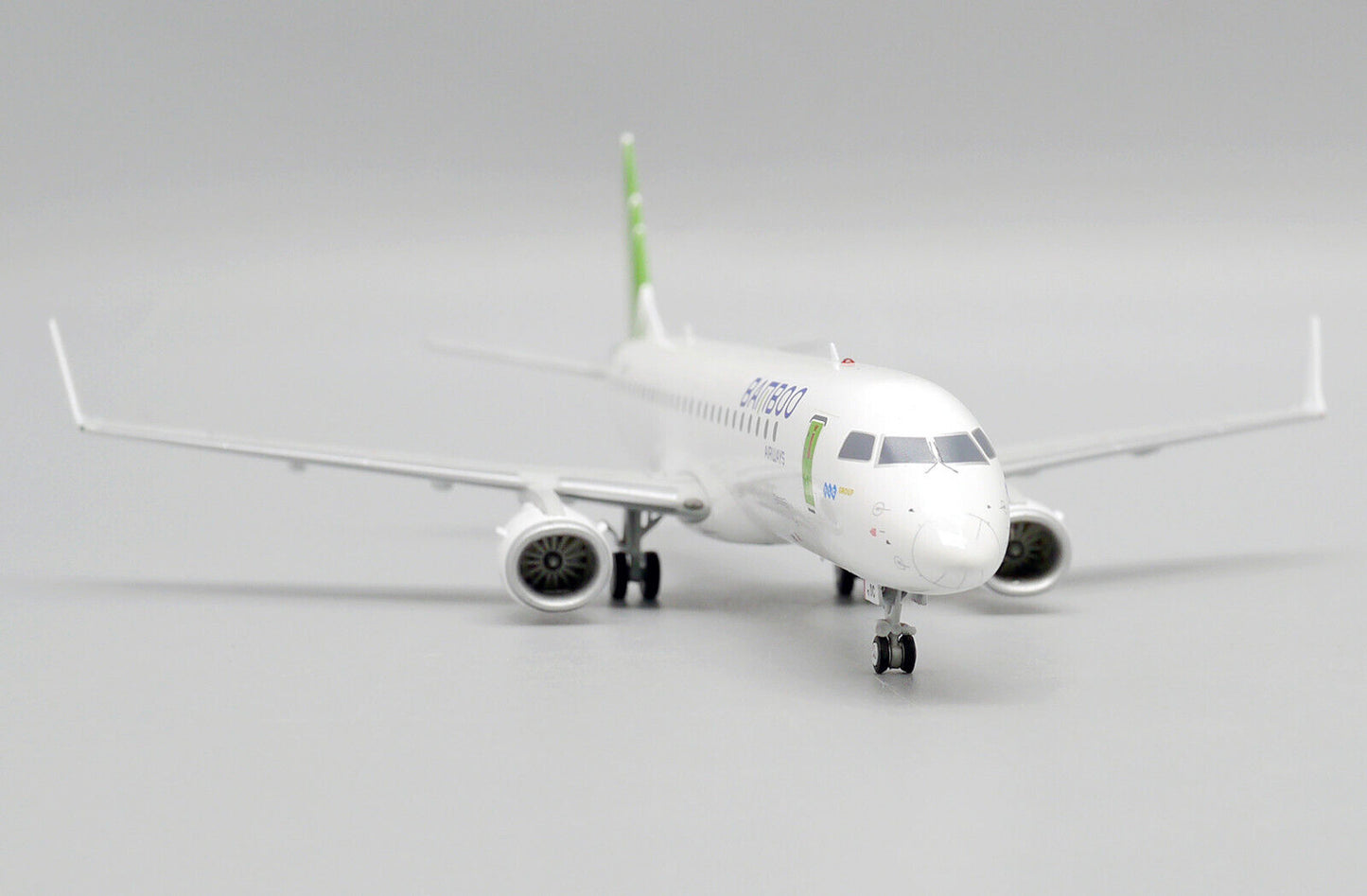 JC WINGS E190-200LR BAMBOO AIRWAYS REG: OY-GDC