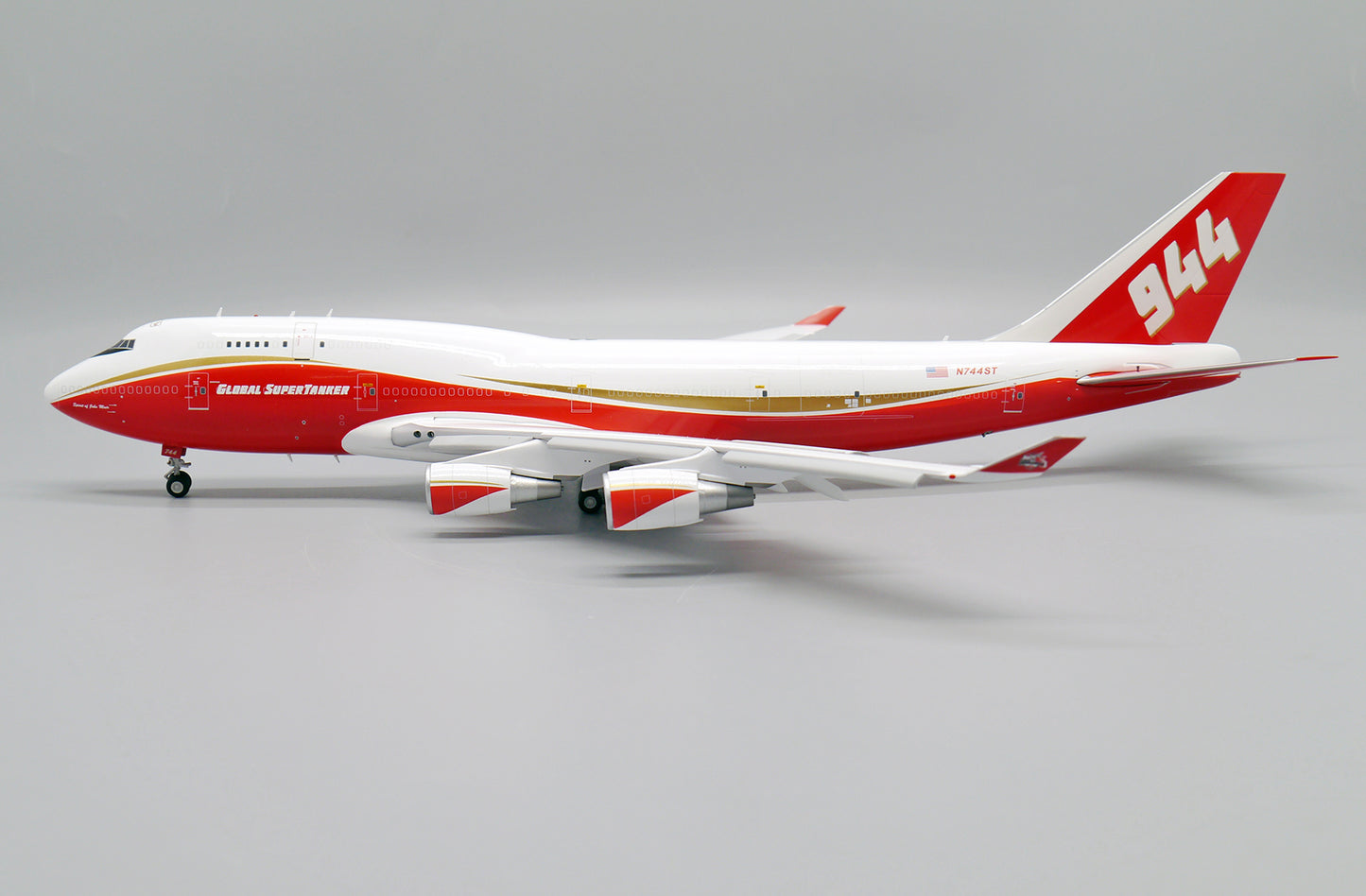 JC WINGS B747-400(BCF) GLOBAL SUPER TANKER SERVICES (FLAPS DOWN) REG: N744ST