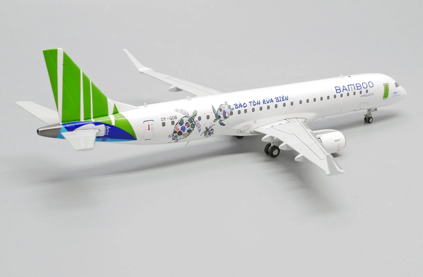 JC WINGS EMBRAER 190-200LR BAMBOO AIRWAYS "SAVE THE TURTLES" REG: OY-GDB