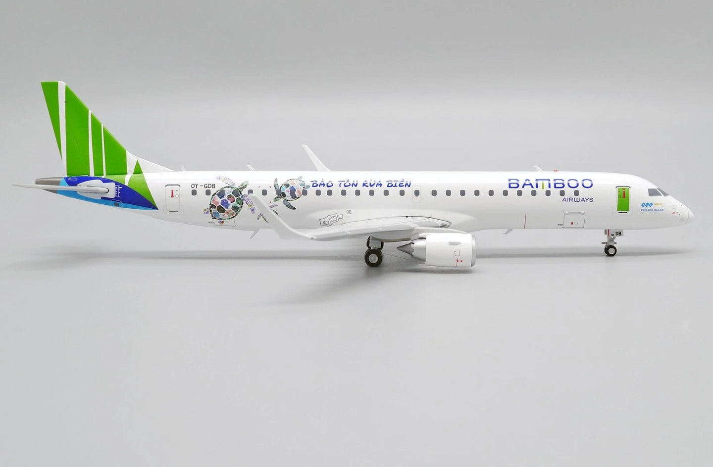 JC WINGS EMBRAER 190-200LR BAMBOO AIRWAYS "SAVE THE TURTLES" REG: OY-GDB