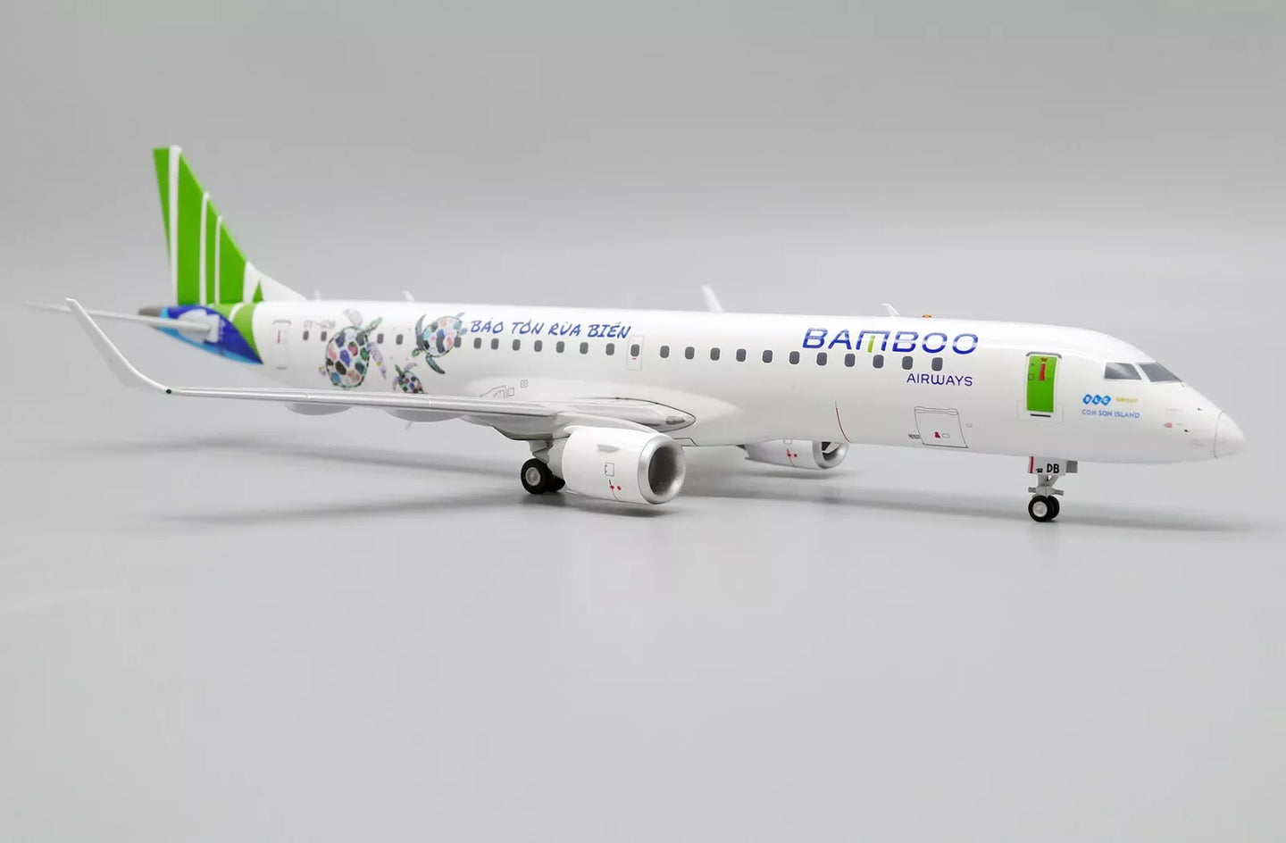 JC WINGS EMBRAER 190-200LR BAMBOO AIRWAYS "SAVE THE TURTLES" REG: OY-GDB