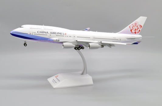 JC WINGS B747-400 CHINA AIRLINES (FLAPS DOWN) REG: B-18215